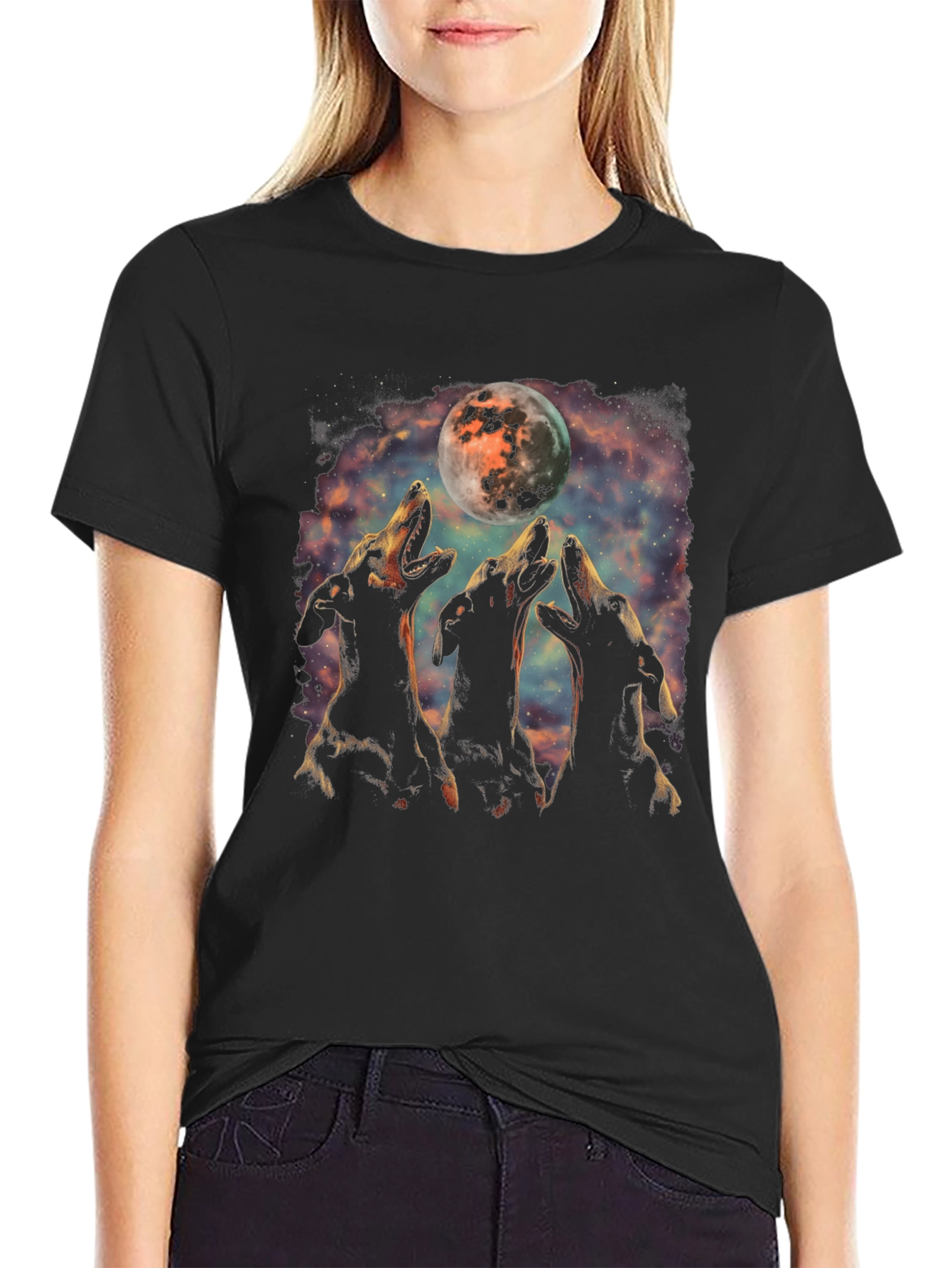 Wolf Howling at Moon T-Shirt