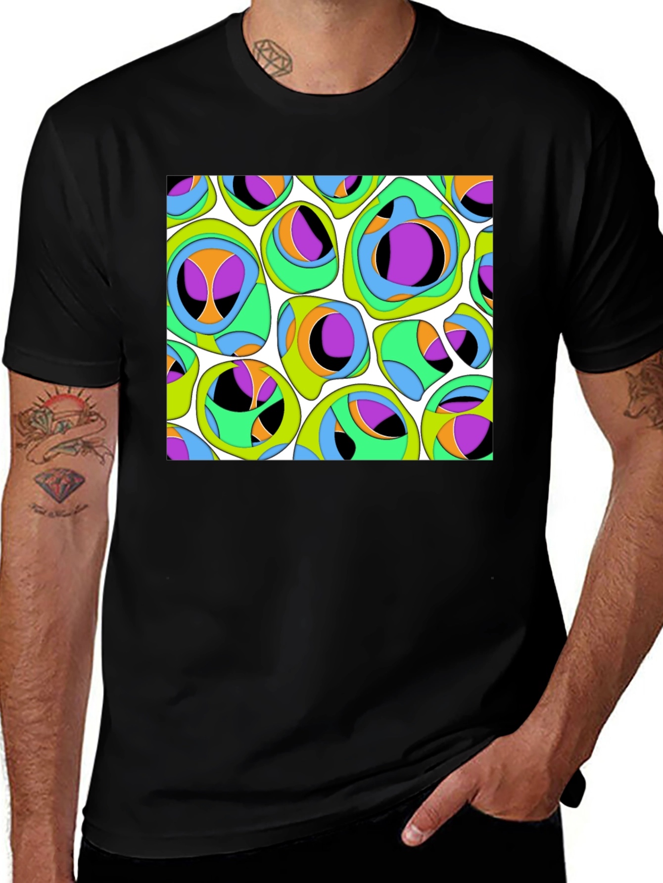 Retro Graphic Tee - Psychedelic Pattern T-Shirt