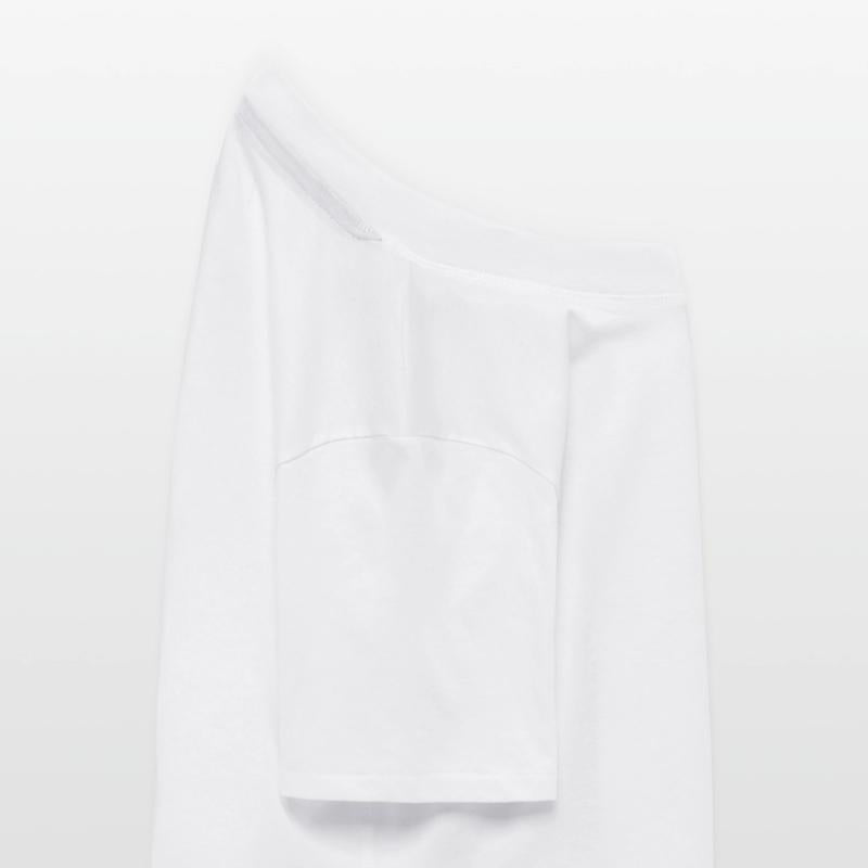 Wild Boar Portrait: Expressive Forest Dweller